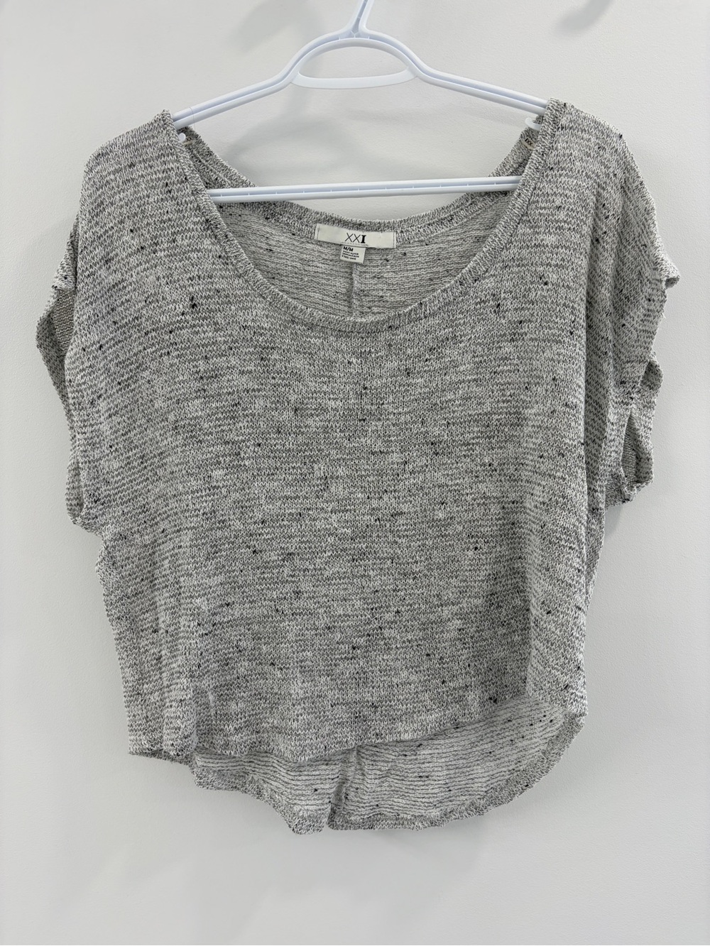 Forever 21 Heather Gray Knit Short Sleeve Scoop Neck Top - Medium